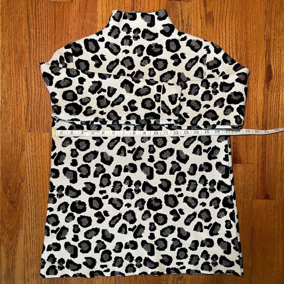 Tahari White Black Animal Print Long 3/4 Sleeve Mock
Neck Sweater Size Small - Picture 4 of 8